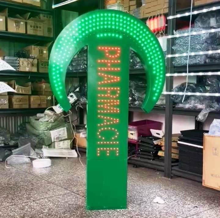 [19PA43] Croissant pharmacie Led pixel